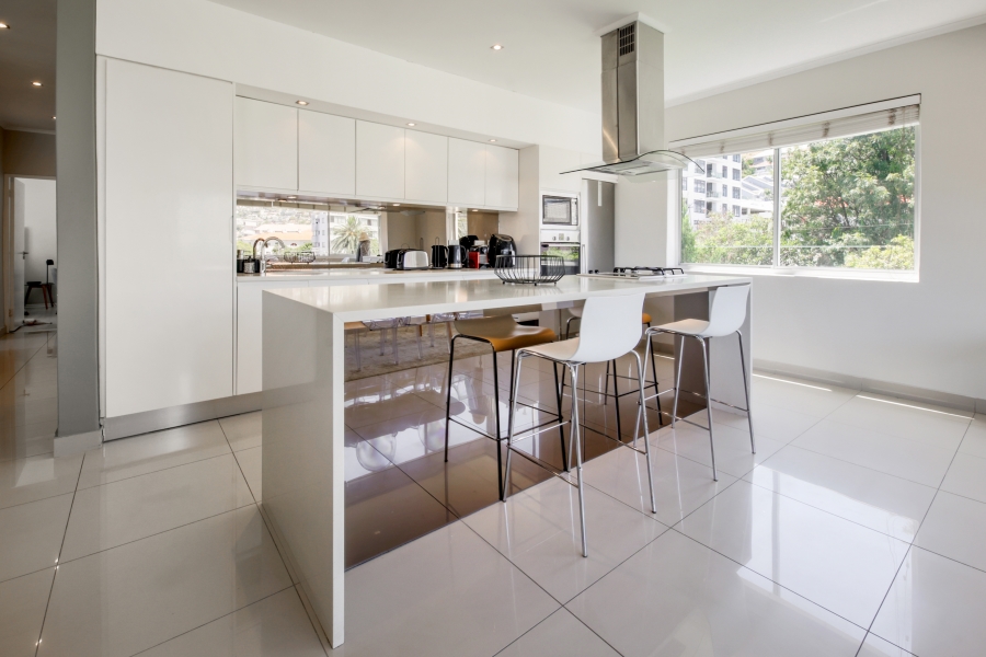 To Let 2 Bedroom Property for Rent in Sea Point Western Cape